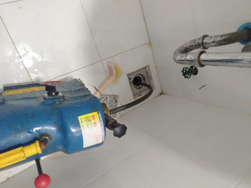 Thông tắc cống tại phường Giảng Võ