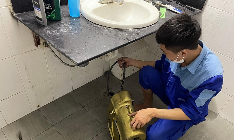 thông tắc bồn cầu sơn tây