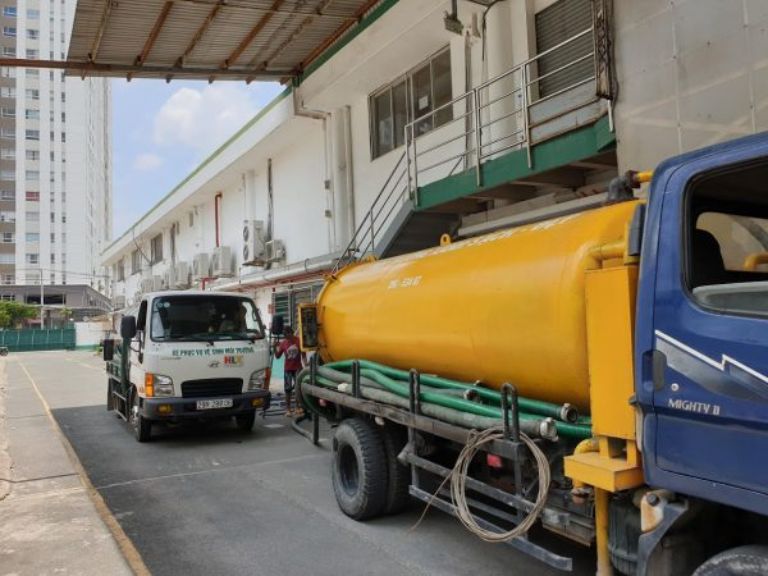 Hút Hầm Cầu Tại Quận 10