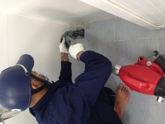 Thông Tắc Cống Tại Long Biên