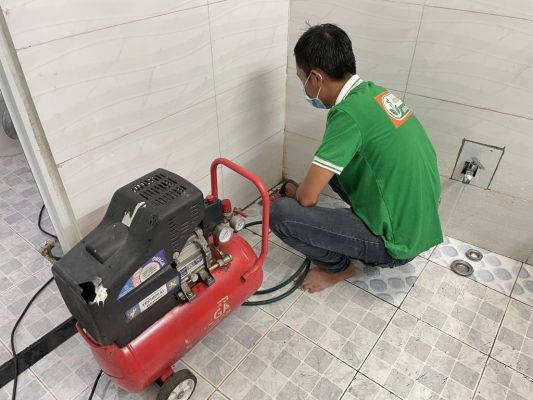 Thông tắc cống tại phường Láng