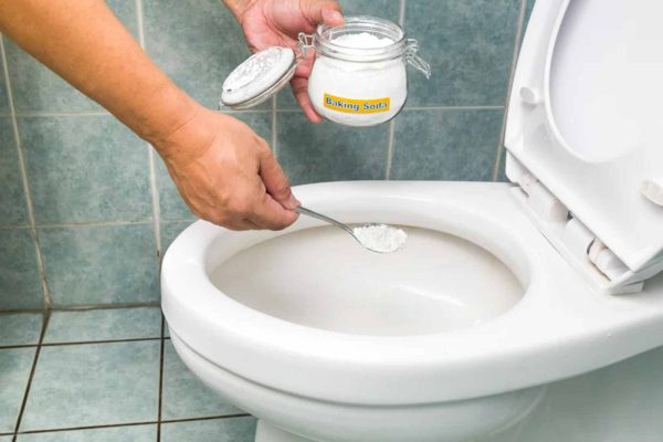 thông cống bằng baking soda