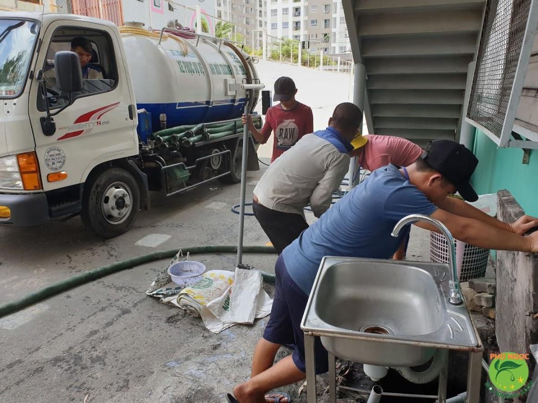 dịch vụ hút hầm cầu định kỳ uy tín giá rẻ
