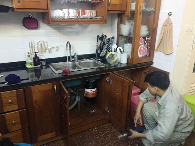 Công nghệ máy lò xo thông bồn rửa chén Thuận An an toàn tuyệt đối