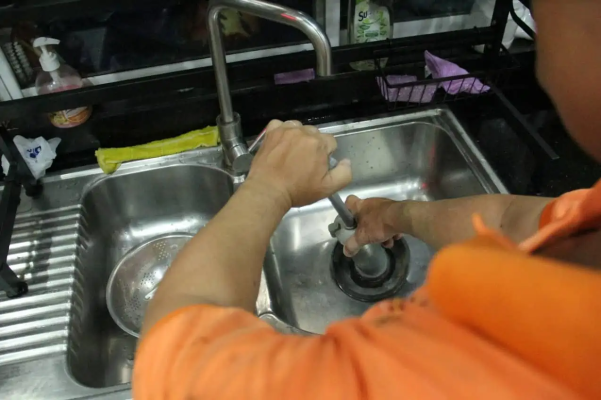 Thông Bồn Rửa Chén Bến Cát