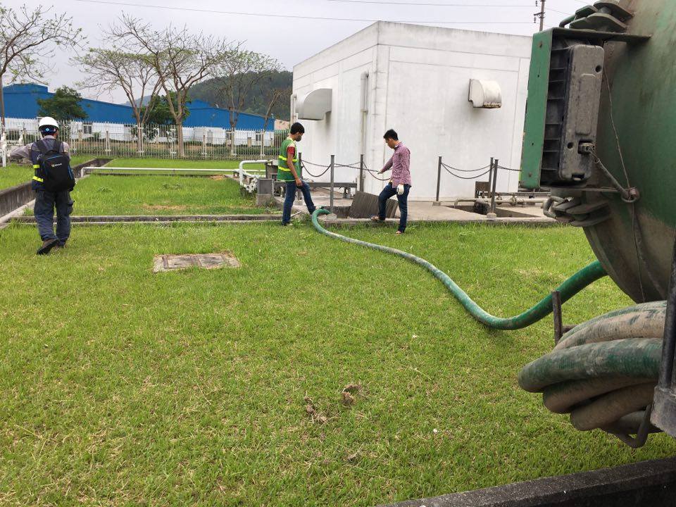 Dịch vụ hút hầm cầu Huyện Cẩm Mỹ bằng xe bồn hút chân không