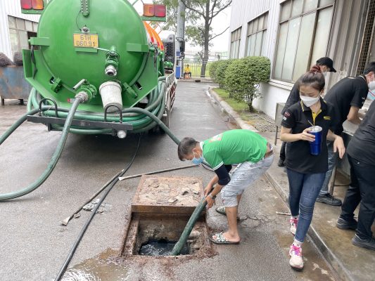 chậu rửa bát thoát nước chậm