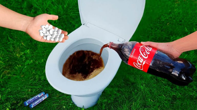 cách thông bồn cầu bằng coca uy tín