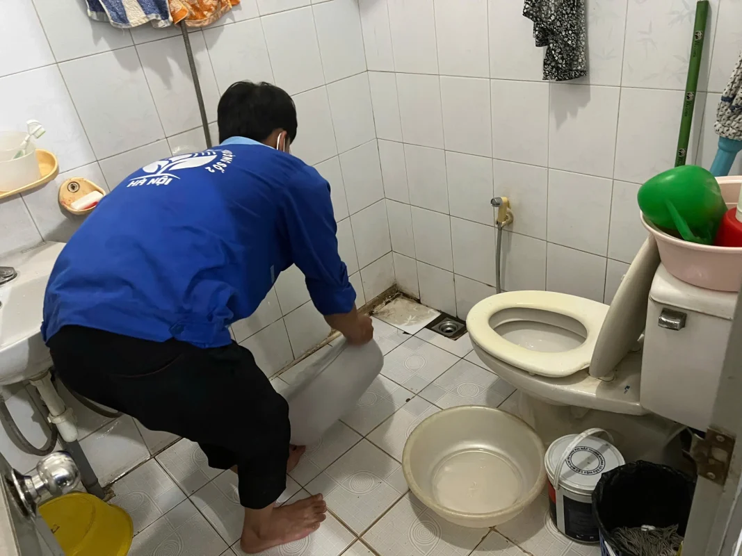 Ống Thoát Bồn Cầu Bị Tắc
